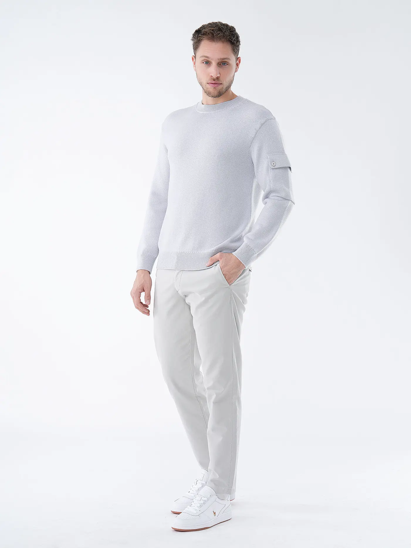 CLOSED | Pullover | 
