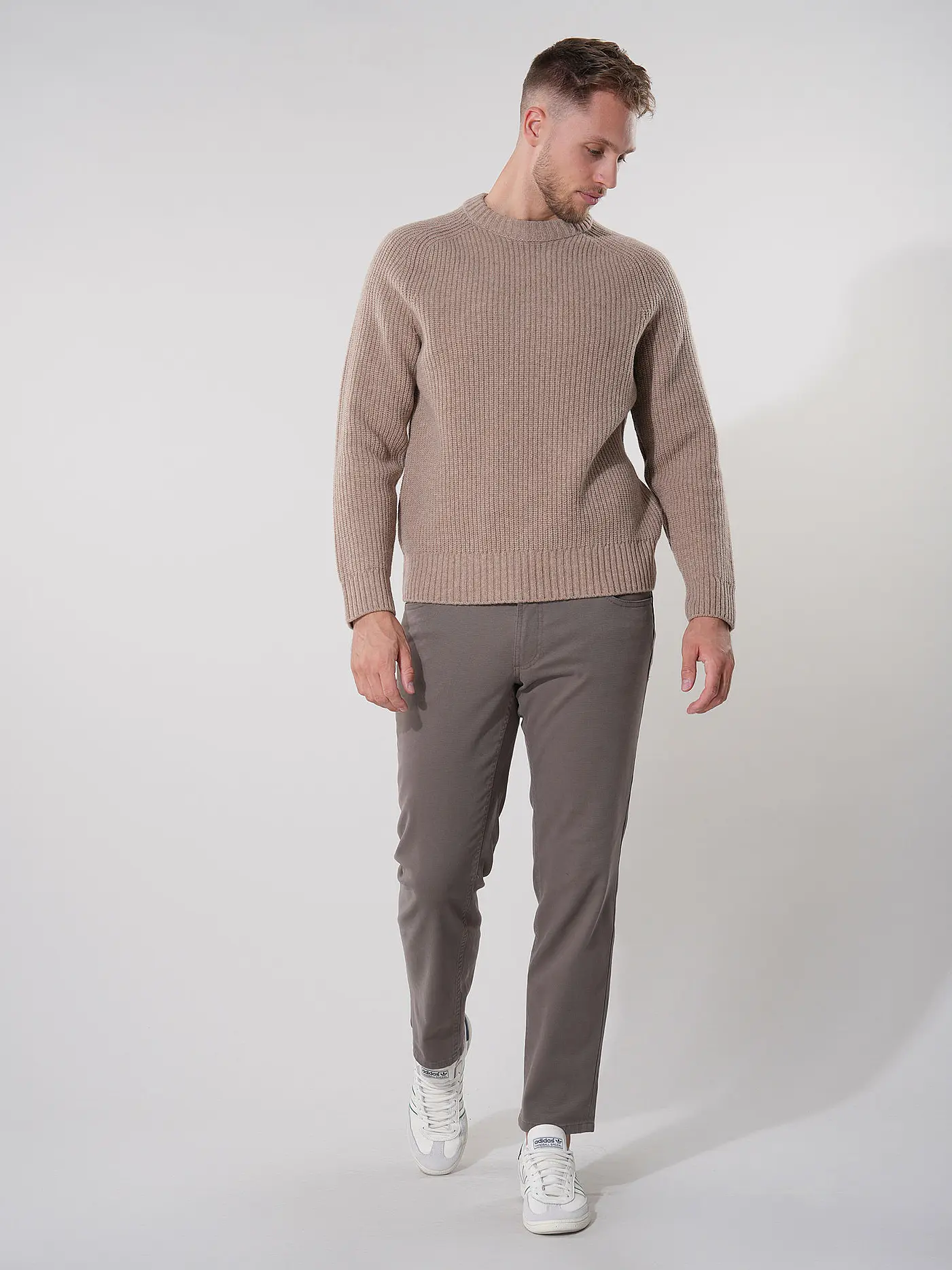 CLOSED | Pullover | 