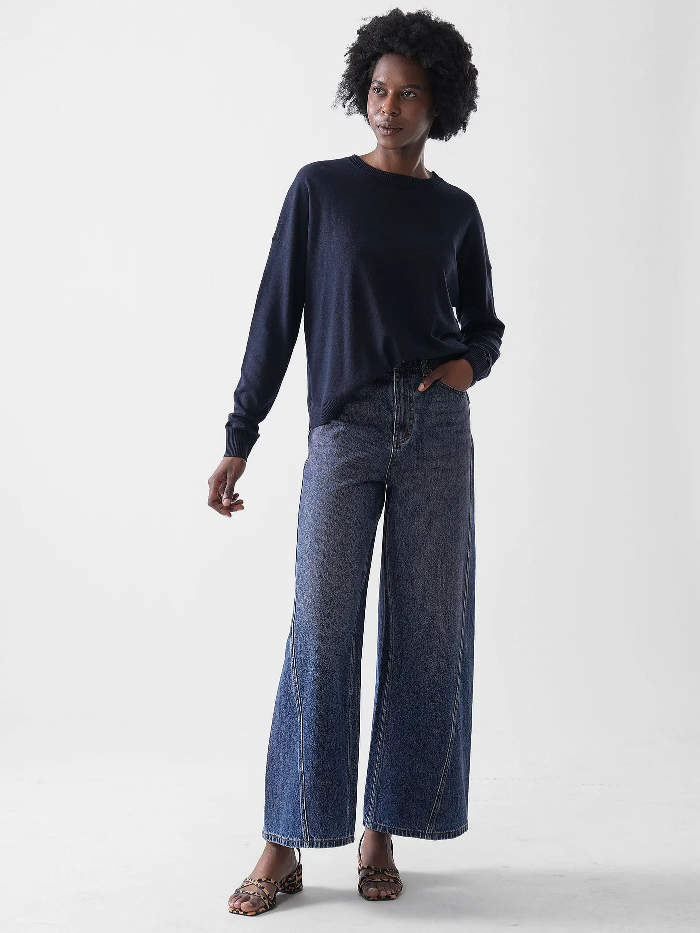 CLOSED | Pullover | 
