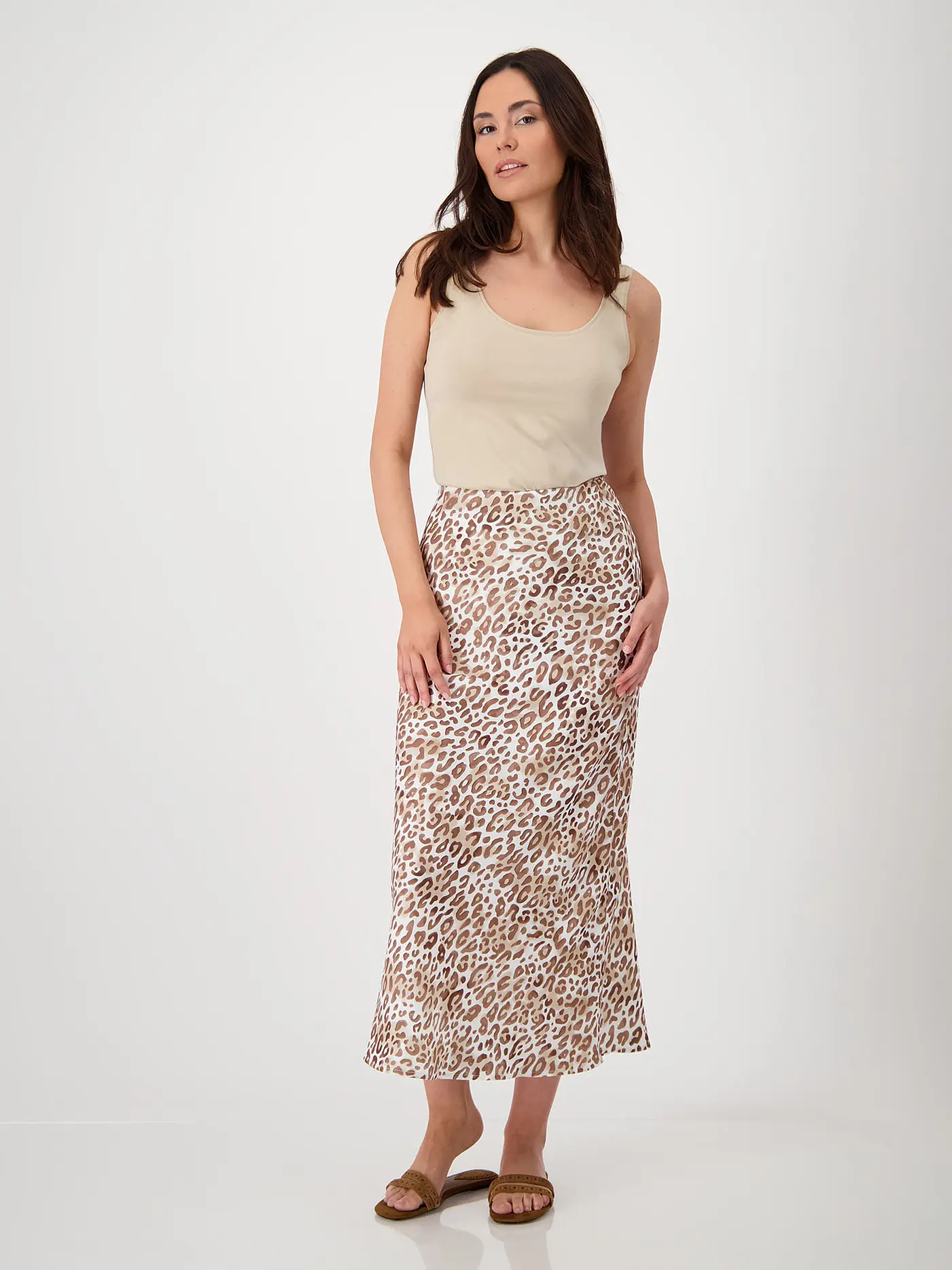 MONARI | Top | camel