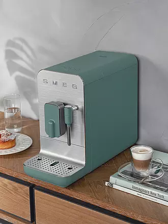 SMEG | Kaffee-Vollautomat Medium 50s Retro Style Weiss BCC02WHMEU | grün