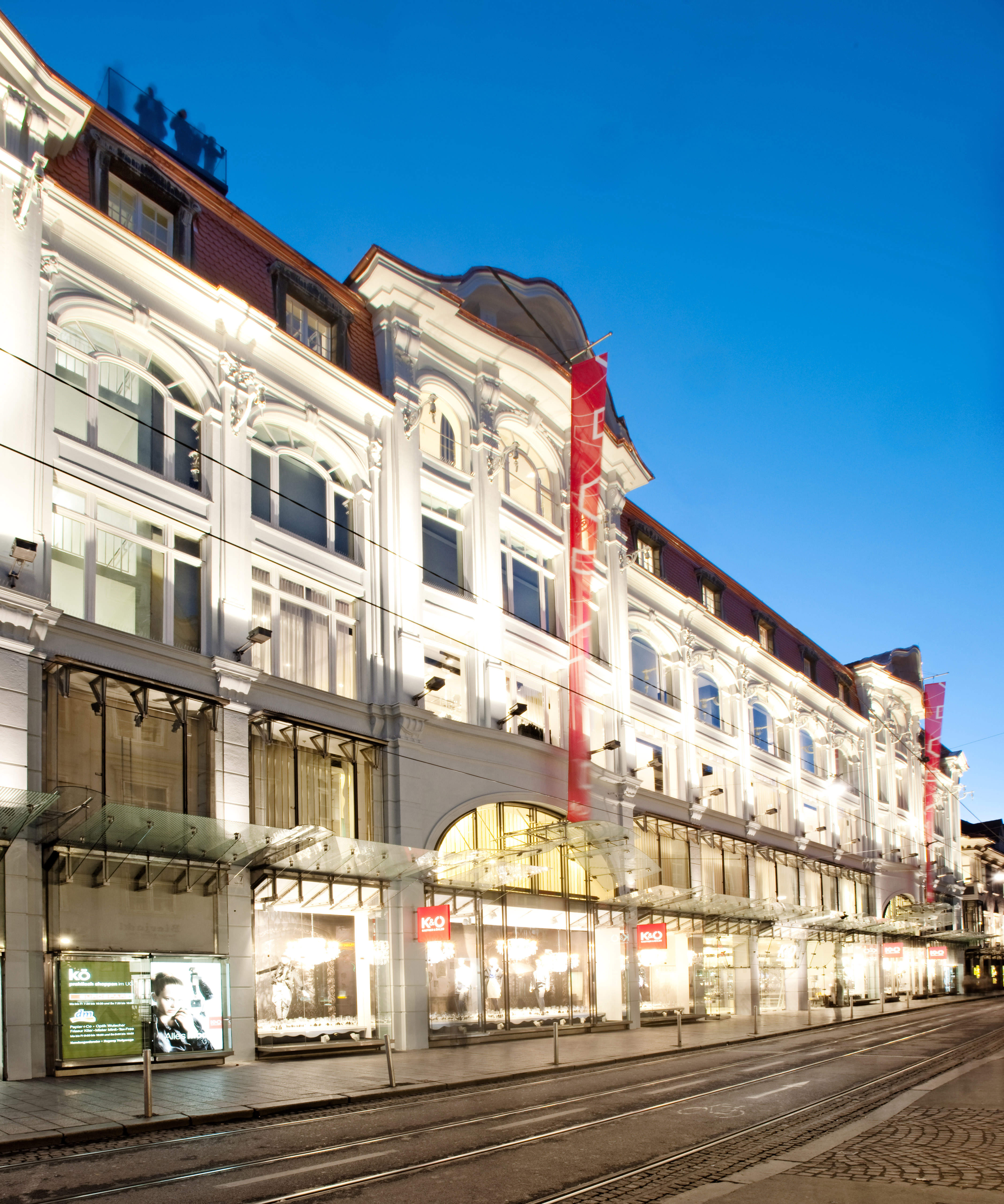 Imposante Fassade vom Kastner & Öhler Modehaus in Graz