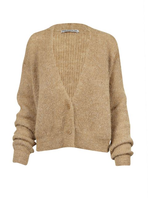 Eine hellbraune, gerippte Strickjacke mit tiefem V-Ausschnitt und langen Ärmeln. Sie hat vorne zwei Knöpfe zum Verschließen und sorgt so für einen gemütlichen und lässigen Look.