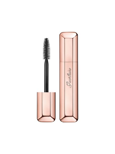 Eine Mascara-Tube und ein Mascara-Bürstenstück in Roségold. Die Mascara-Tube ist glatt und metallisch, mit einem eingravierten Markenlogo auf der Oberfläche. Die Bürste ist schwarz mit dicht gepackten Borsten und zum Auftragen von Mascara gedacht.