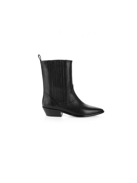Schwarzer Cowboystiefel mit niedrigem Absatz und strukturiertem Lederfinish, spitzer Spitze und Laschen an den Seiten. Der Stiefel ist auf einem weißen Hintergrund abgebildet und so positioniert, dass das Seitenprofil zu sehen ist.