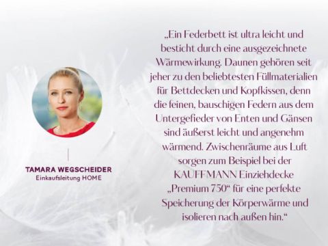 Links ist eine Frau mit blondem Haar abgebildet. Im deutschen Text wird auf das geringe Gewicht und die Wärmeeigenschaften des Federbetts eingegangen. Dabei wird das Produkt „Premium 750“ von KAUFFMANN als besonders wärmend und isolierend erwähnt.