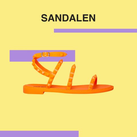 Eine orangefarbene Sandale mit Nietenriemen und Schnalle ist auf gelbem Untergrund mit violetten Akzenten abgebildet. Oben ist das Wort „SANDALEN“ zu lesen.