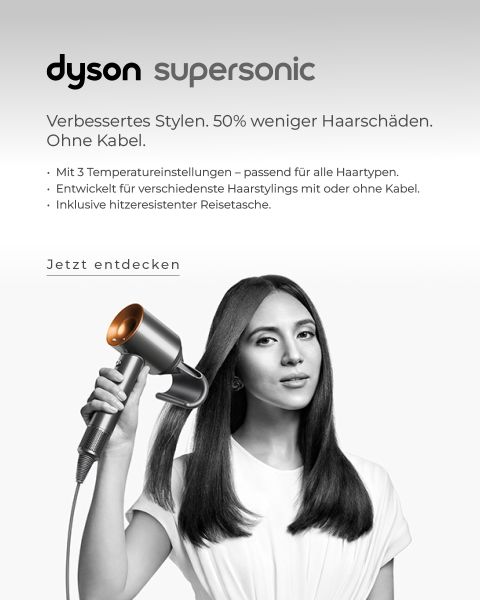 Eine Frau mit langem, glattem Haar verwendet einen Dyson Supersonic-Haartrockner. Der Text hebt verbessertes Styling mit 50 % weniger Haarschäden und kabelloser Nutzung hervor. Zu den Funktionen gehören 3 Temperatureinstellungen und ein hitzebeständiges Reiseetui.