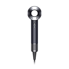 Ein eleganter, moderner Haartrockner mit runder, hohler Mitte und zylindrischem Griff, mit zwei Tasten und einem strukturierten, metallischen unteren Teil, der an ein Netzkabel angeschlossen ist. Sein minimalistisches Design ist optisch beeindruckend.