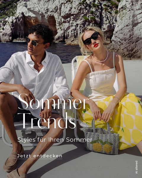 Ein stilvoller Mann und eine stilvolle Frau in sommerlichen Outfits sitzen im Freien an felsigen Klippen und werben für "Sommertrends" auf Deutsch.