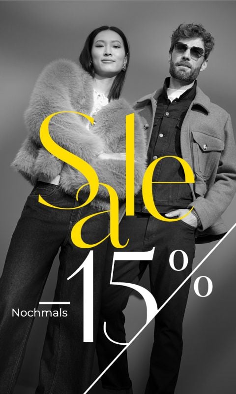 Eine stilvolle Frau und ein Mann posieren in trendigen Outfits mit "Sale 15%" in großer gelber und weißer Schrift quer über das Bild.