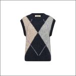 Ärmellose Strickweste mit großem Argyle-Muster in Beige, Grau und Schwarz, mit Rundhalsausschnitt und geripptem Saum, abgebildet auf weißem Hintergrund.
