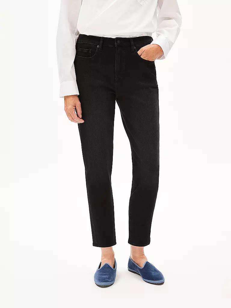 ARMEDANGELS | Jeans Boyfriend Fit 7/8 CAYAA TARPA | schwarz