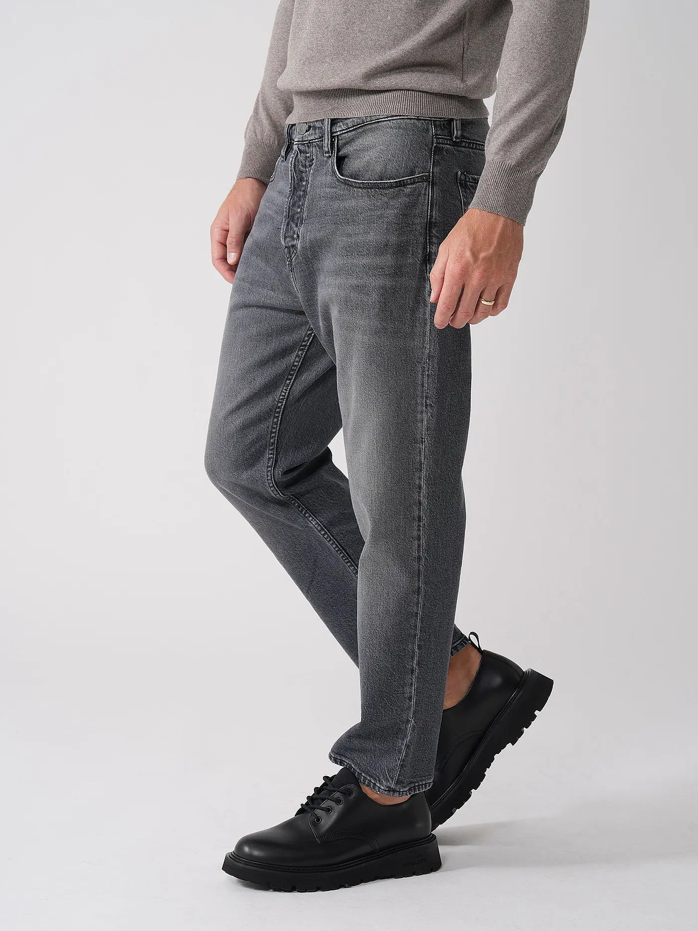 ARMEDANGELS | Jeans Tapered Fit AAUSTIN | grau