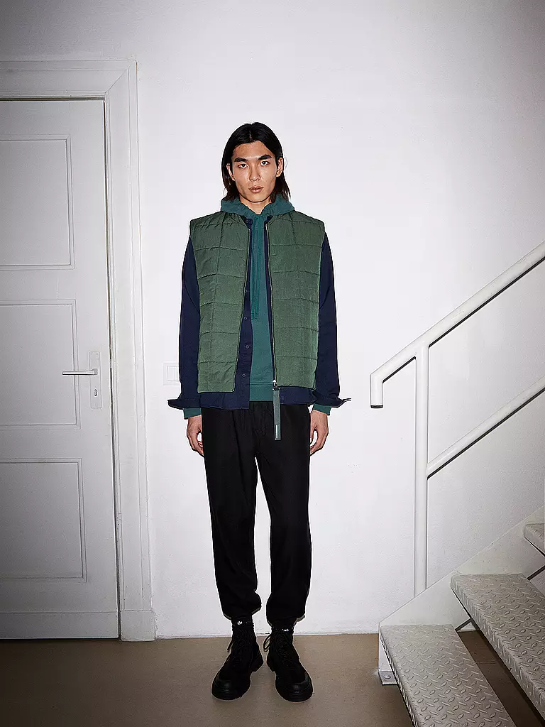 ARMEDANGELS | Steppgilet AABISKO | dunkelgrün