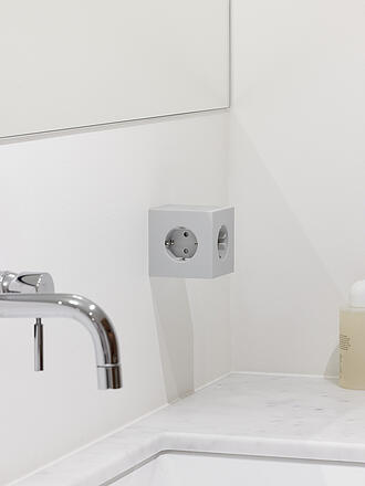AVOLT | Mehrfachsteckdose Square 2 F Grey