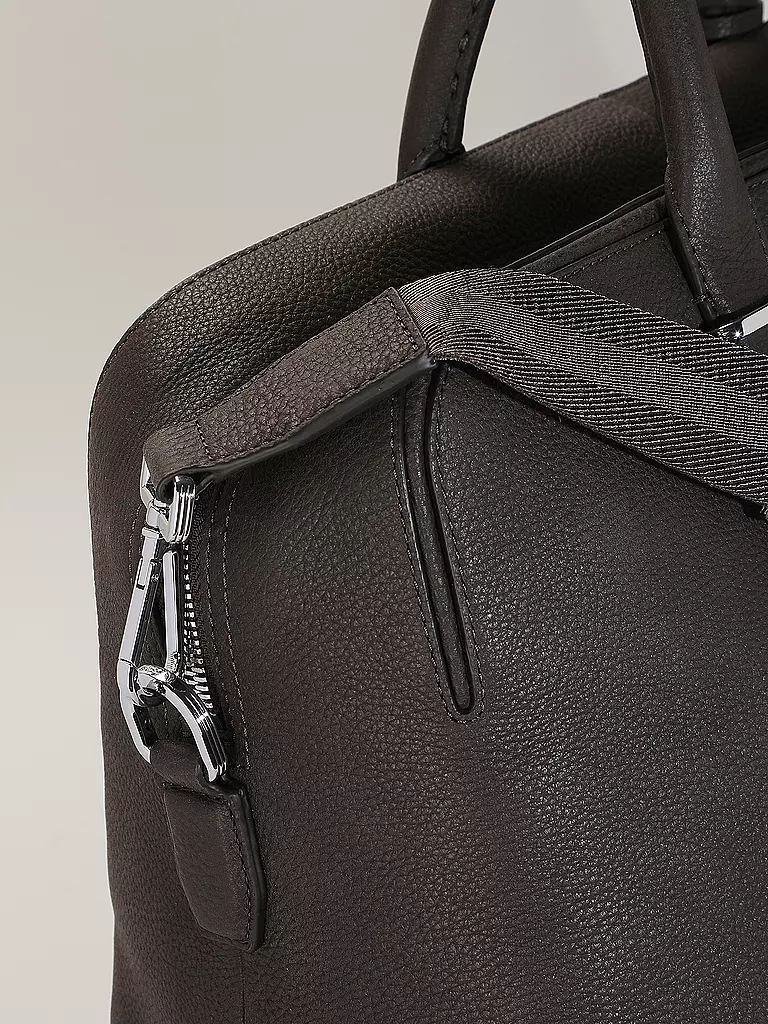 BOSS | Weekender | braun