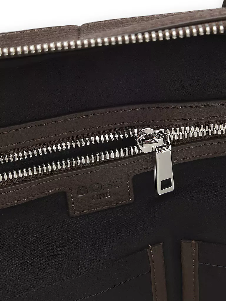 BOSS | Weekender | braun
