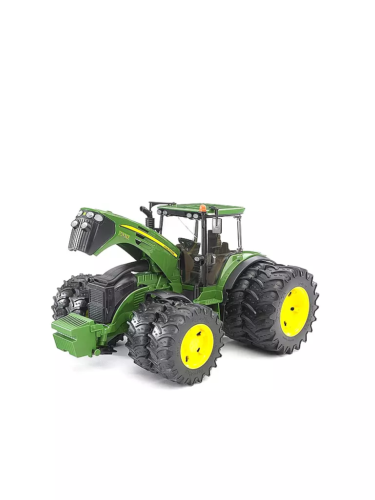 BRUDER | John Deere 7930 Traktor mit Zwillingsbereifung  | transparent