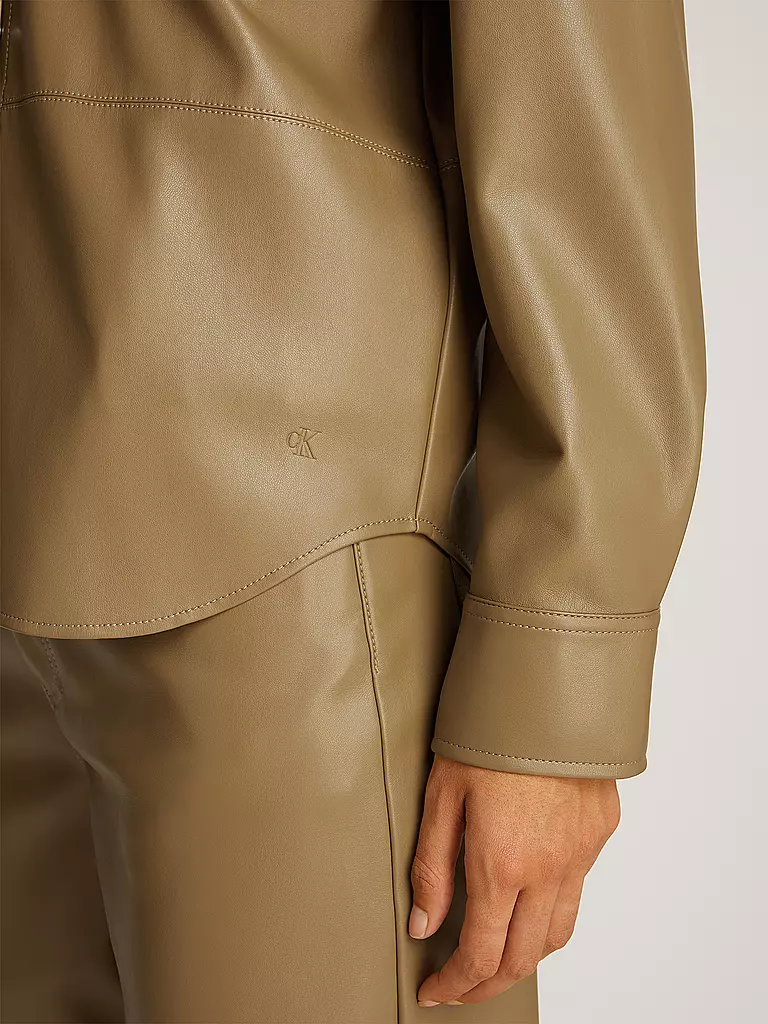 CALVIN KLEIN JEANS | Overshirt in Lederoptik | hellbraun