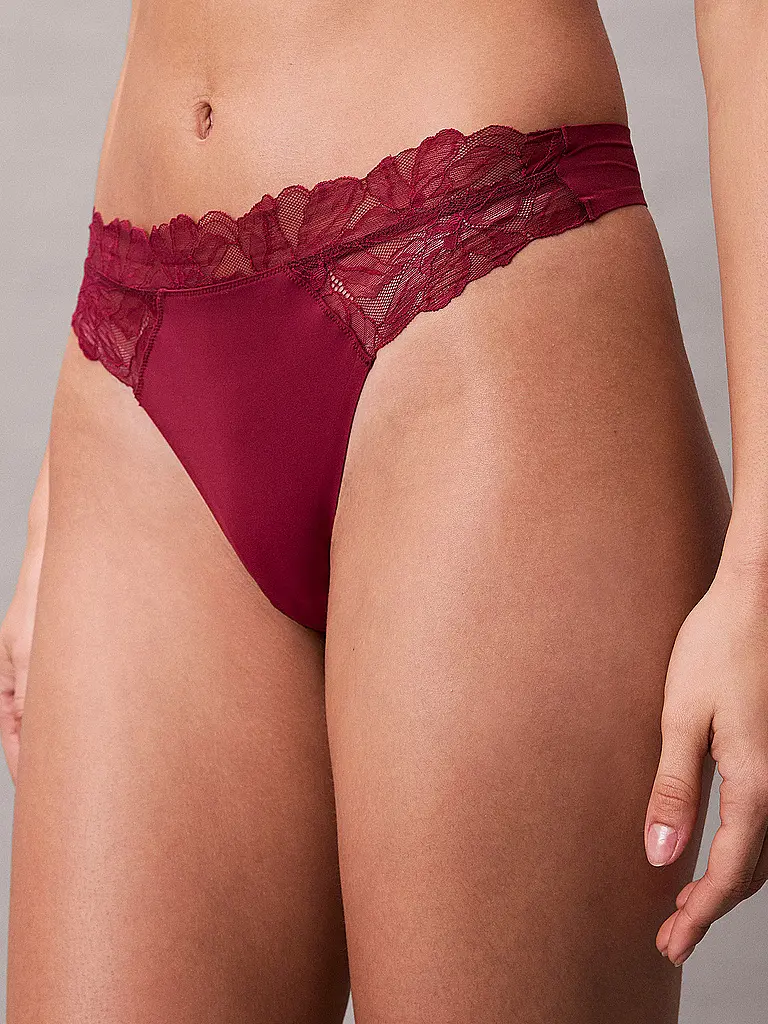CALVIN KLEIN | String red | dunkelrot