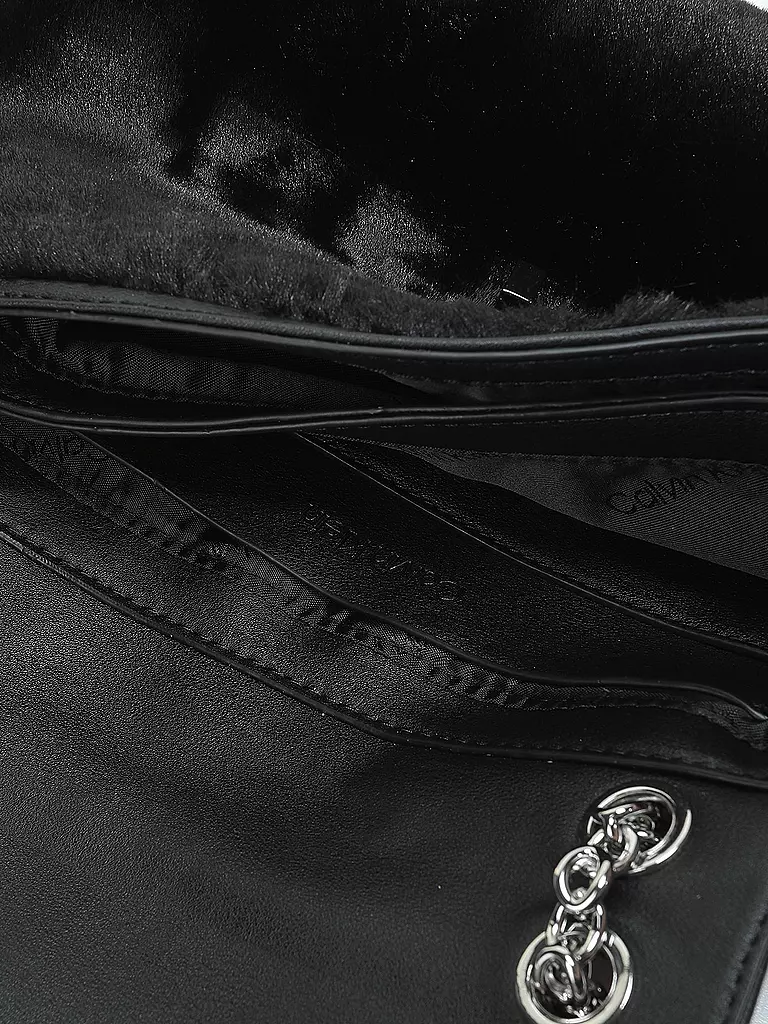 CALVIN KLEIN | Umhängetasche - Crossbody Bag aus Kunstpelz | schwarz