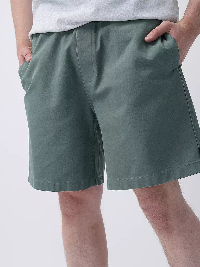 CARHARTT WIP | Shorts MADOCK | olive
