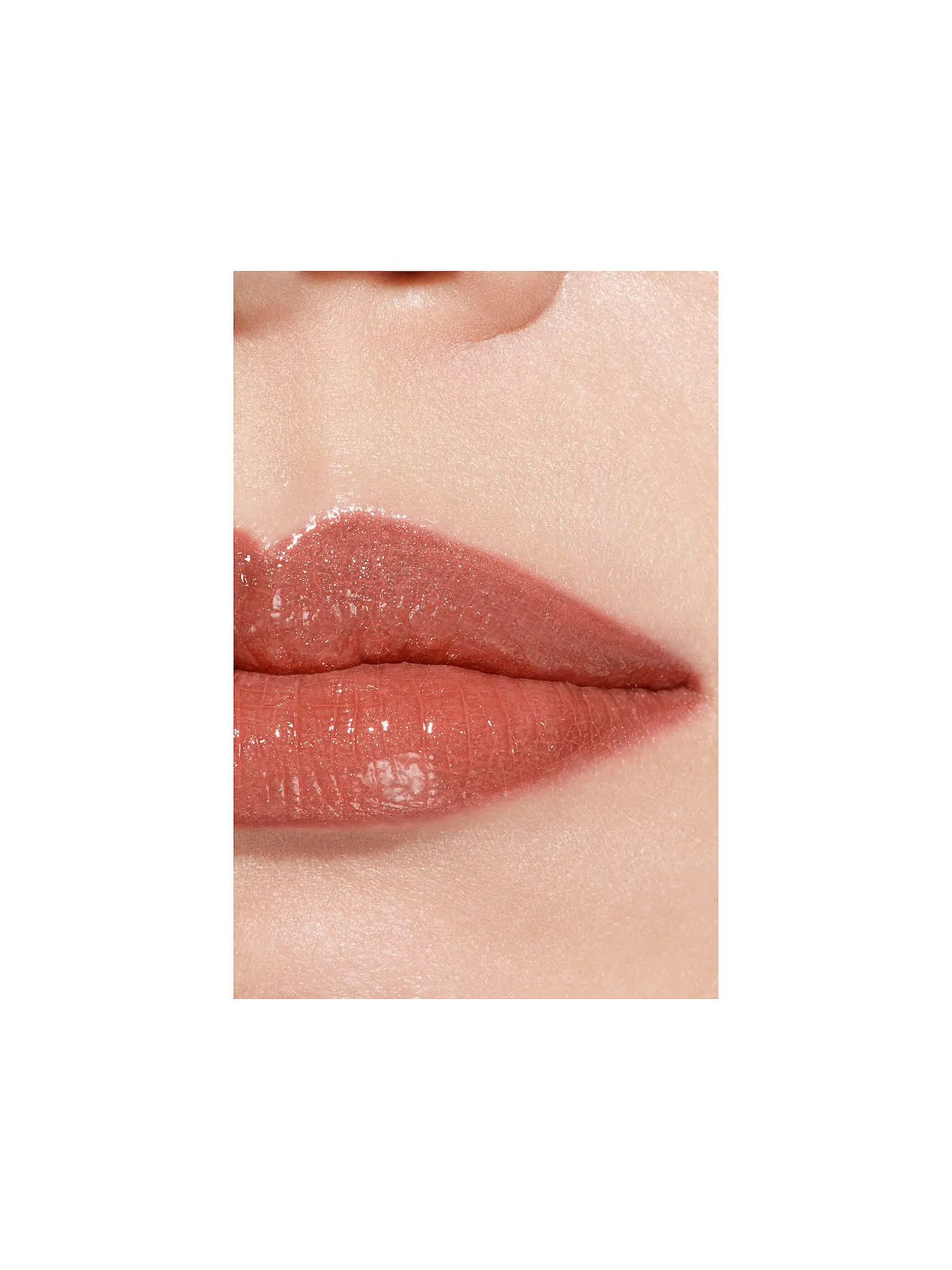 CHANEL | GLÄNZEND, GETÖNTER, FEUCHTIGKEITSSPENDENDER, VERSCHÖNERNDER LIPPENBALSAM MIT INDIVIDUELLER FARBINTENSITÄT | camel