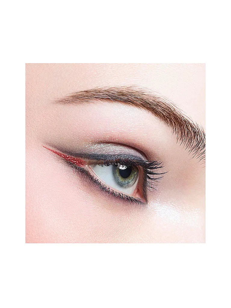 CHANEL | HOCHPRÄZISER FLÜSSIGER EYELINER ‒ LANGANHALTEND UND WASSERFEST | 