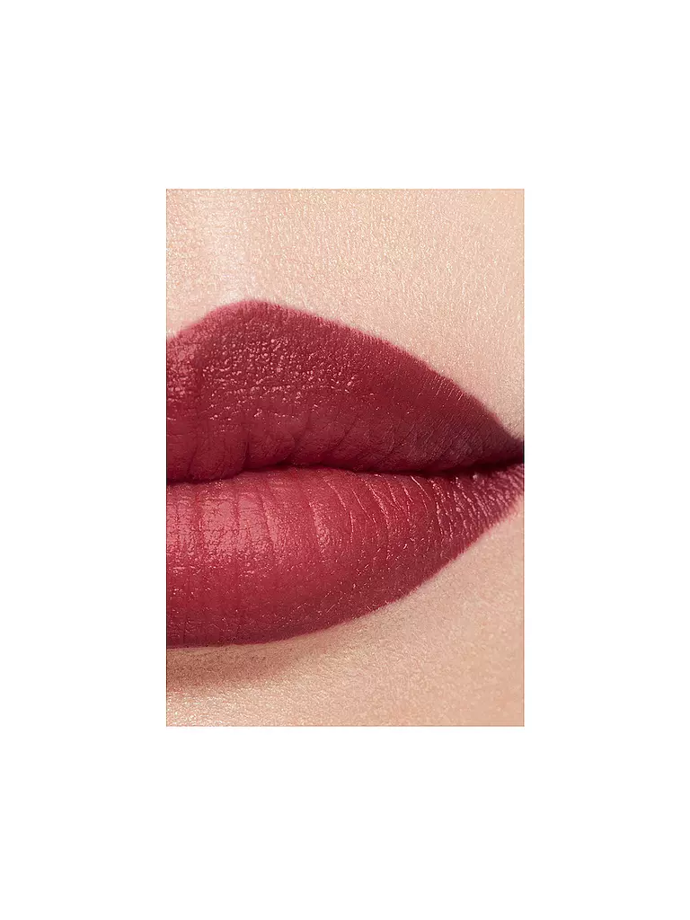CHANEL | MATTIERENDER LIPPENSTIFT MIT HOHER FARBINTENSITÄT 55 SOPHISTIQUÉE 3.5G | rot