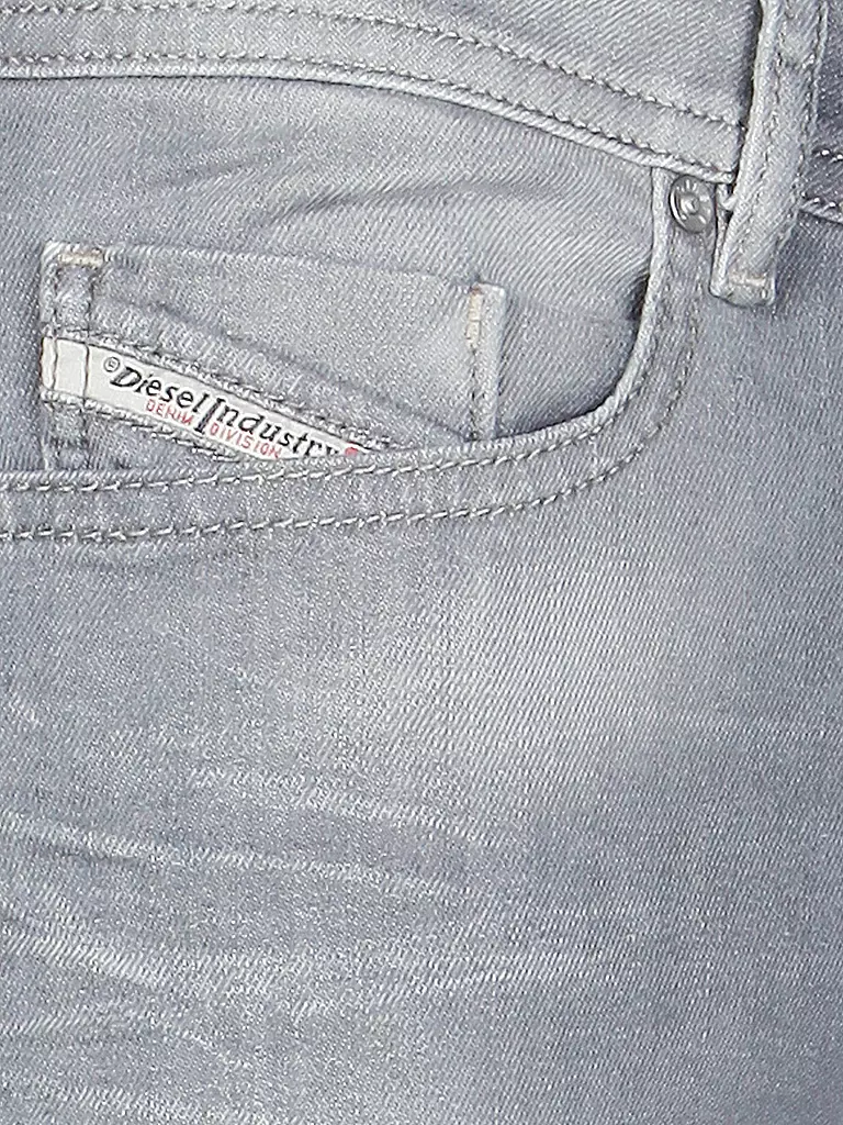 DIESEL | Jeans Regular-Slim-Tapered-Fit "Buster" | 