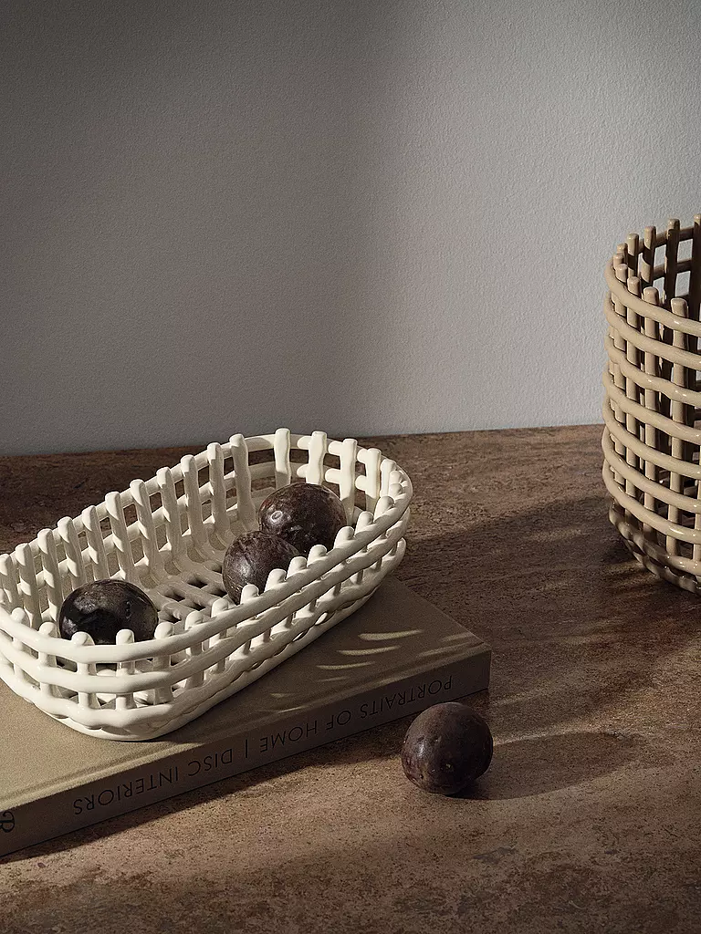 FERM LIVING | Brotkorb - Ceramic Basket - Oval 30x15cm Offwhite | weiss