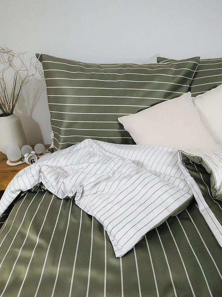 FLEURESSE Parure de lit en satin MODERN CLASSIC B 70x90cm / 140x200cm Matcha Brew vert foncé