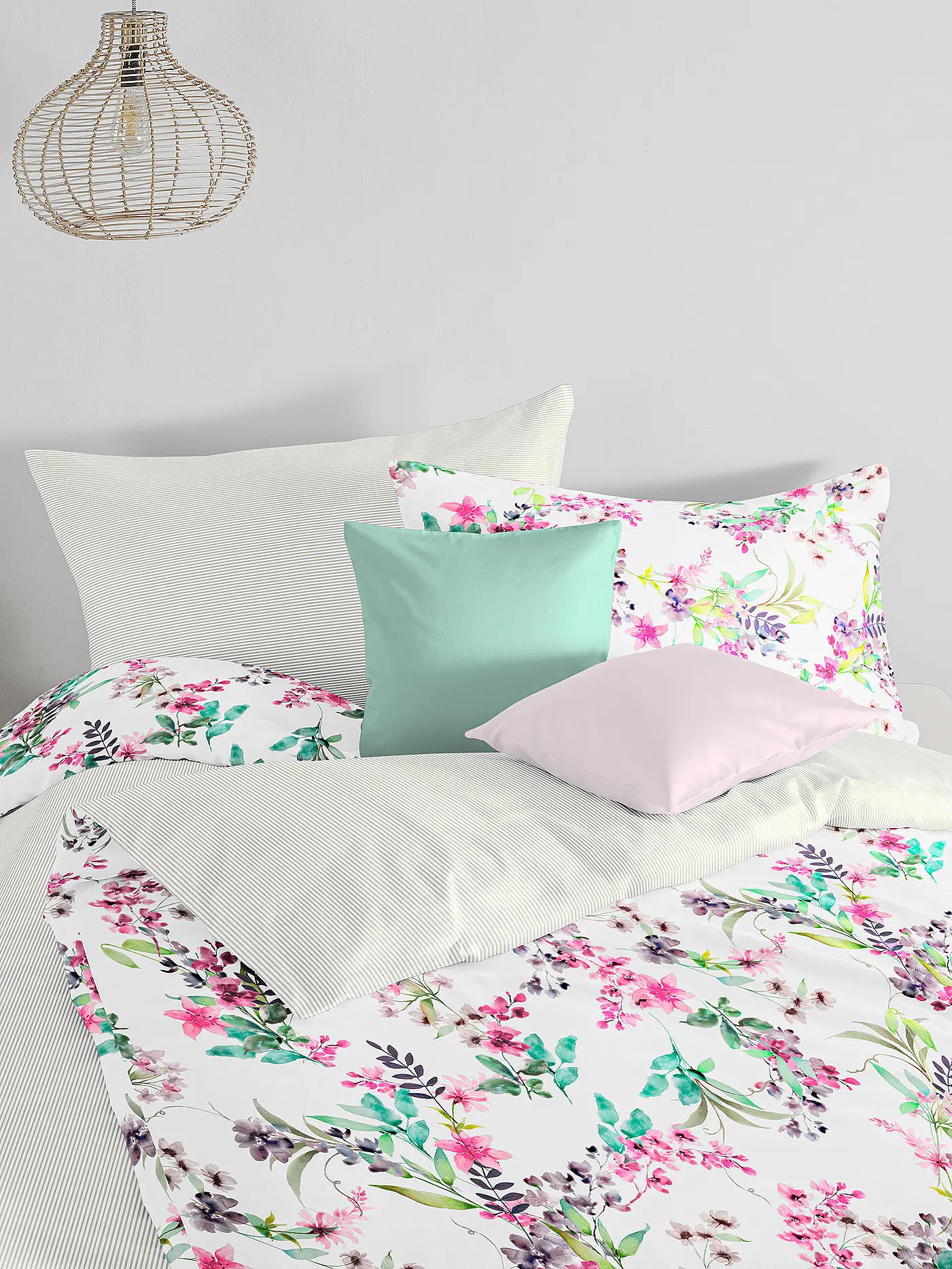 FLEURESSE | Satin Bettwäsche 70x90cm/140x200cm BED ART Veilchen | weiss