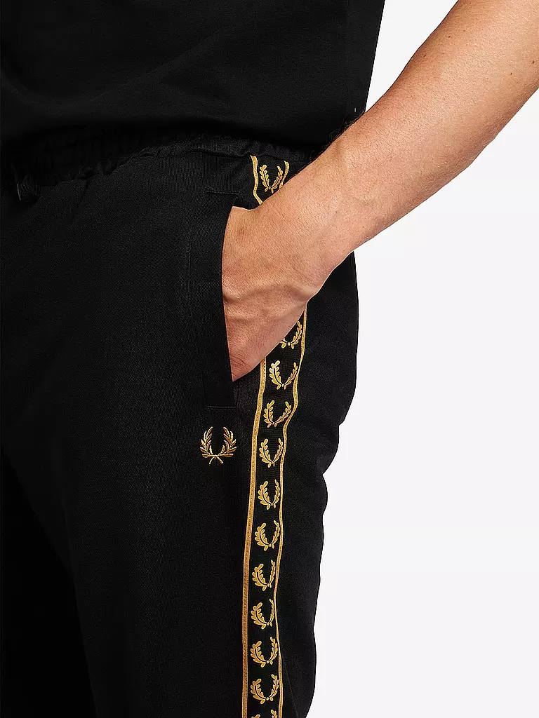 FRED PERRY | Hose Jogging - Fit Gold Kapsel  | schwarz