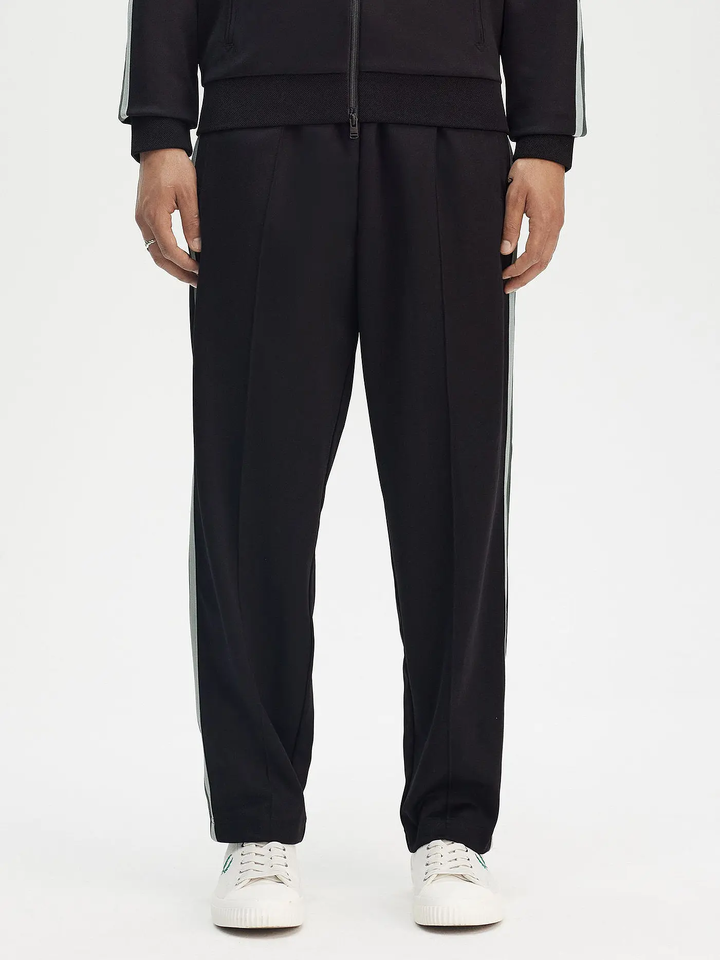 FRED PERRY | Jogginghose | schwarz