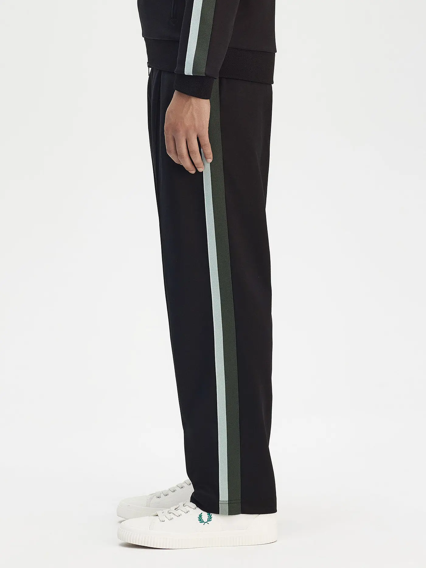 FRED PERRY | Jogginghose | schwarz