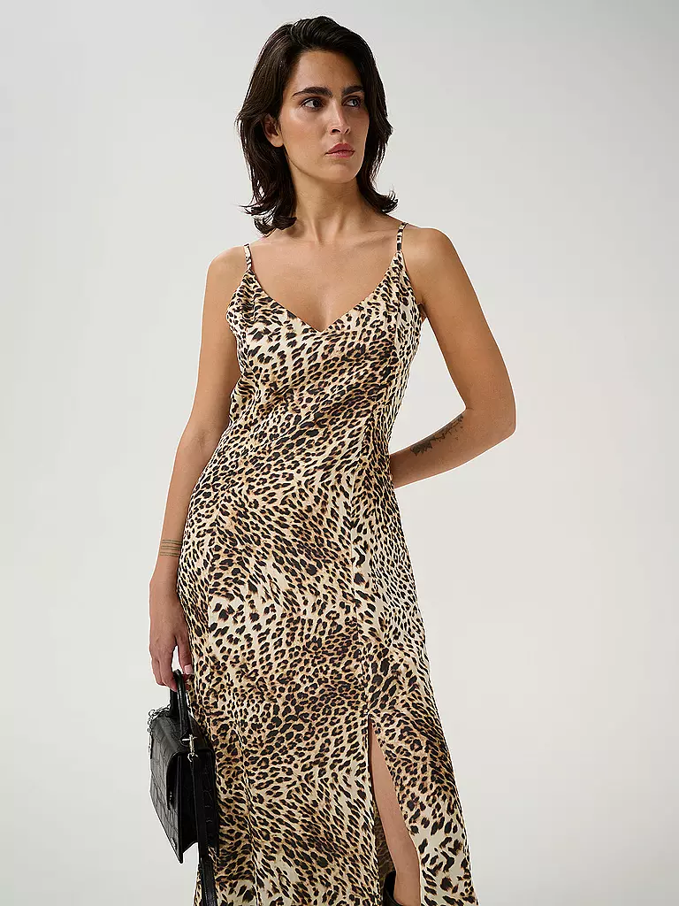 GESTUZ | Maxikleid LEELO | hellbraun