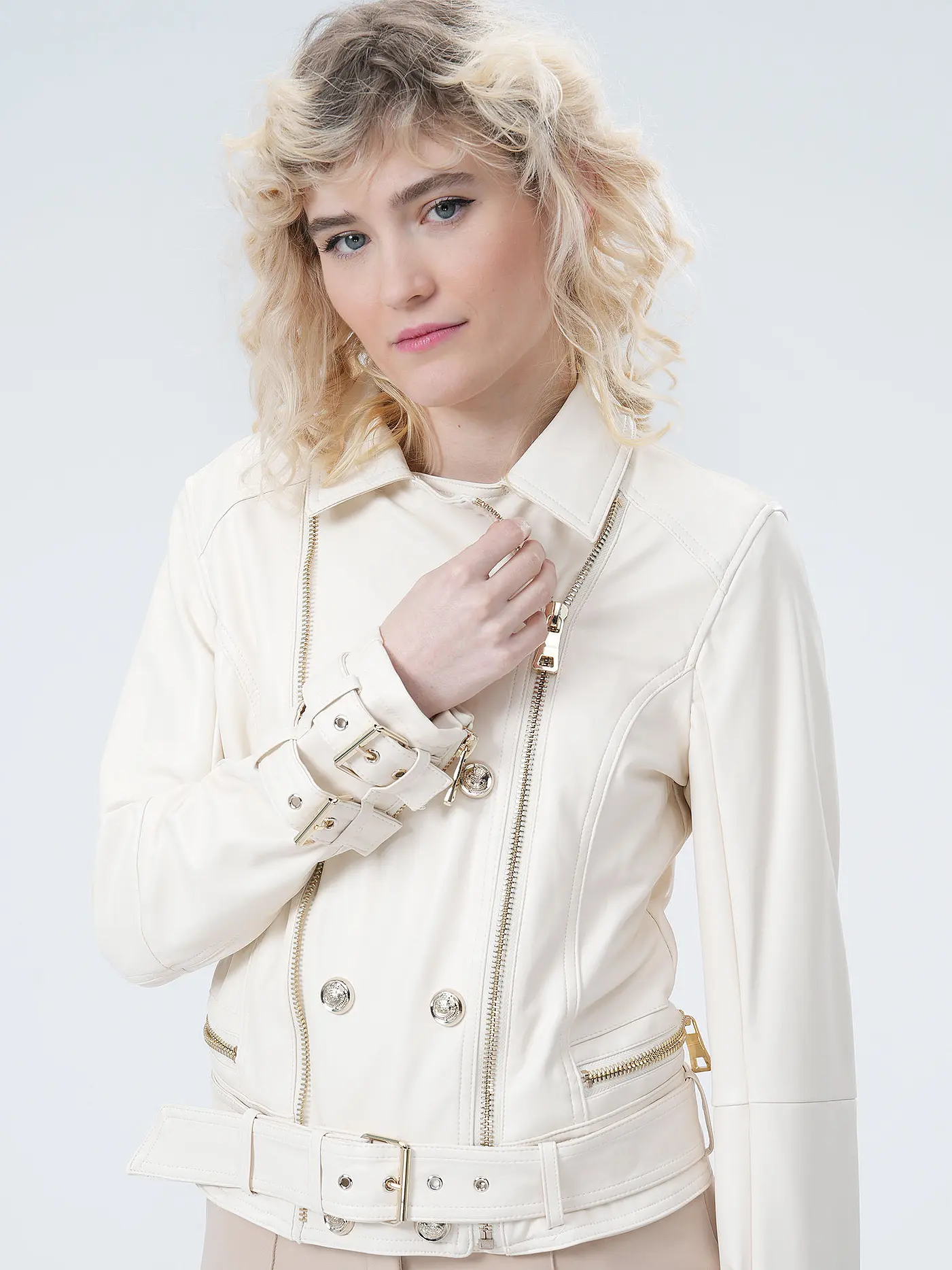 GUESS | Jacke in Lederoptik OLIVIA | beige