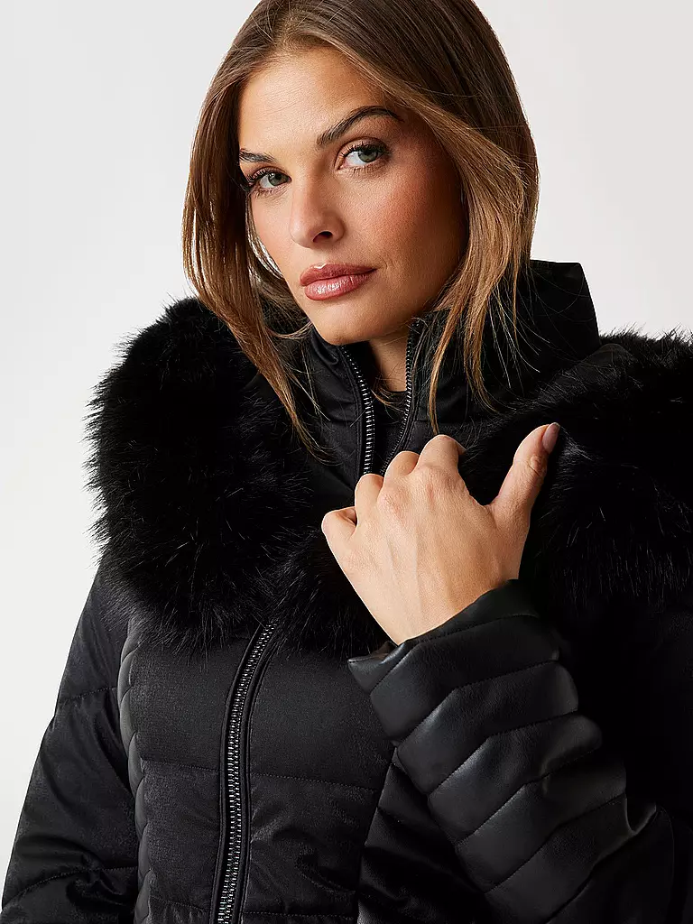 GUESS | Steppjacke NEW OXANA | schwarz