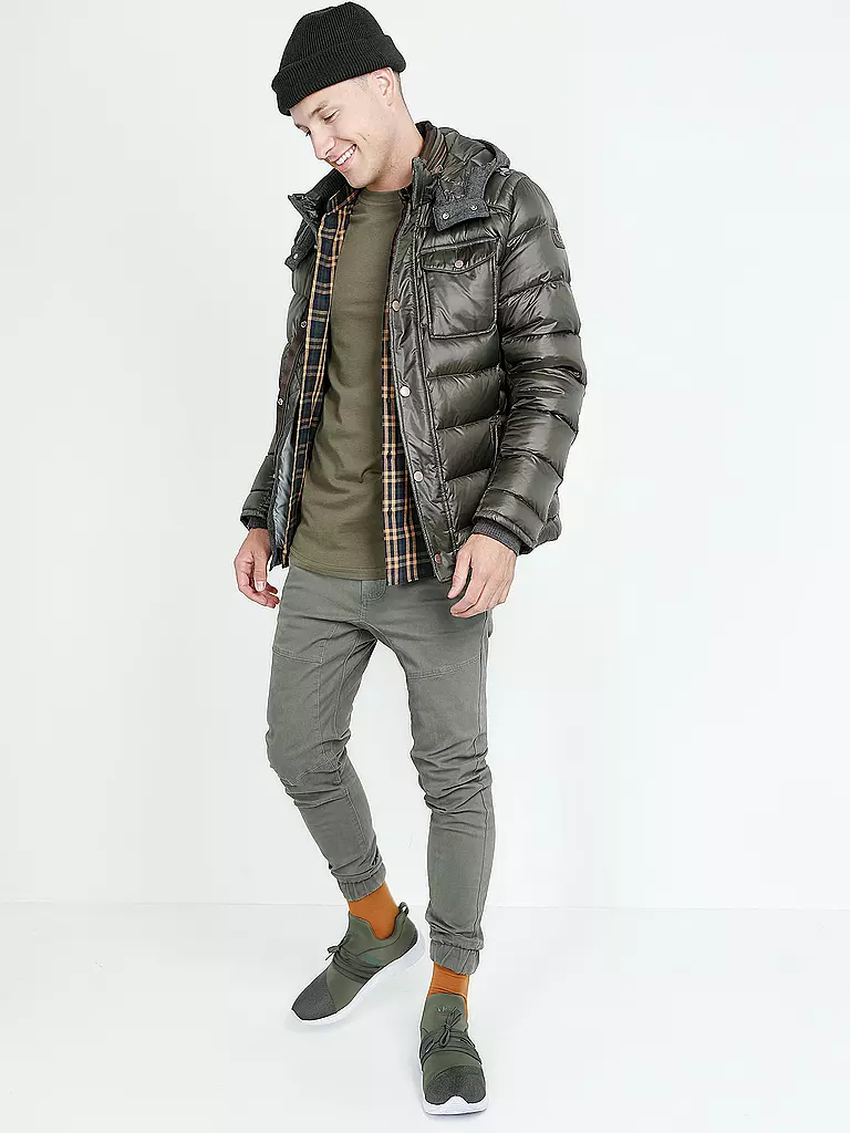 HANDSTICH | Daunenjacke "James" | olive