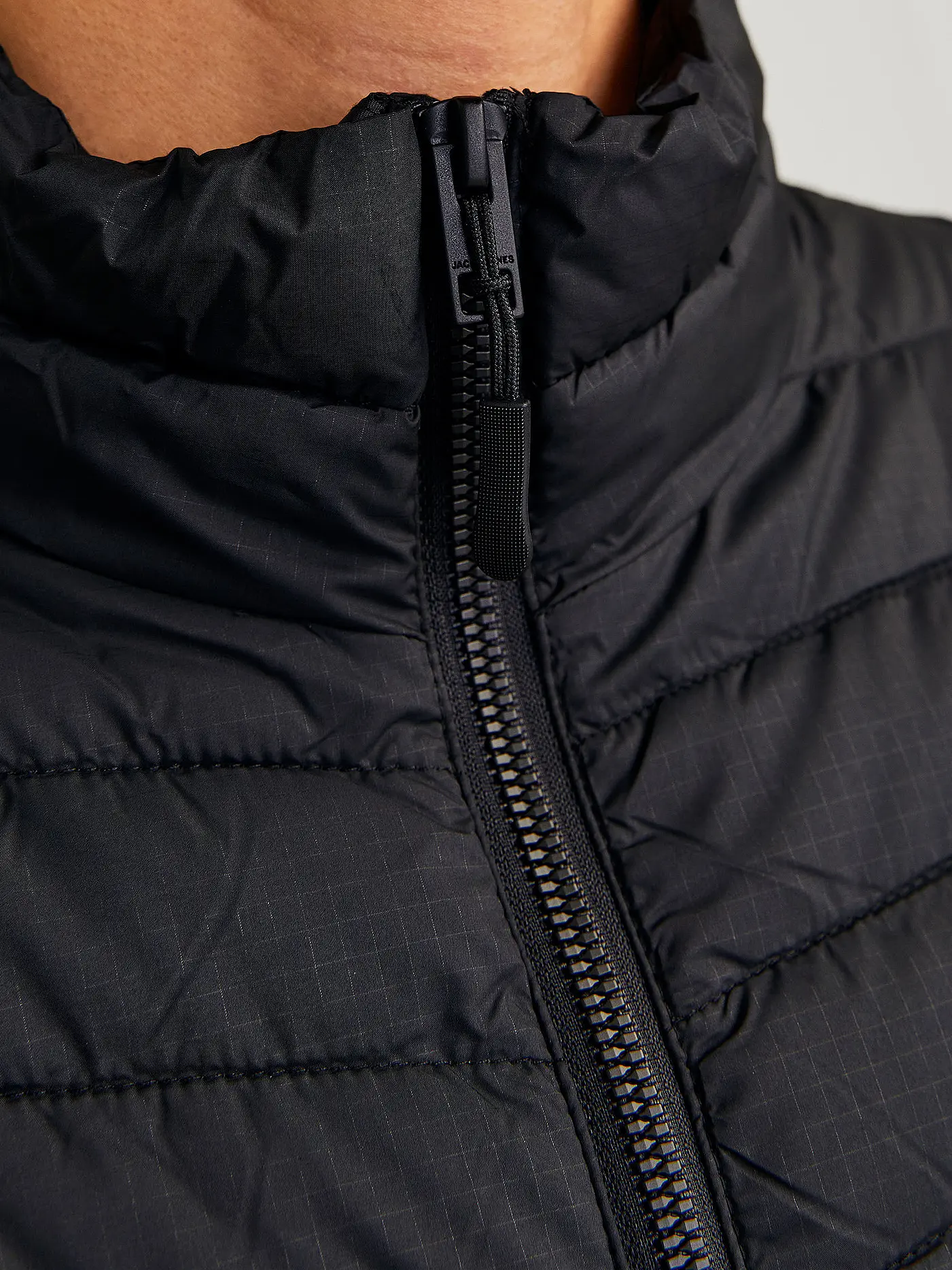 JACK & JONES | Steppgilet JJESTATE | schwarz