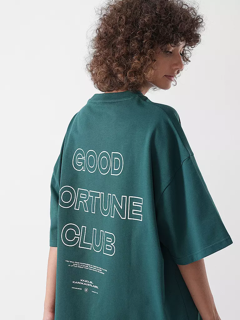 KARO KAUER | T-Shirt Oversized Fit GOOD FORTUNE | dunkelgrün