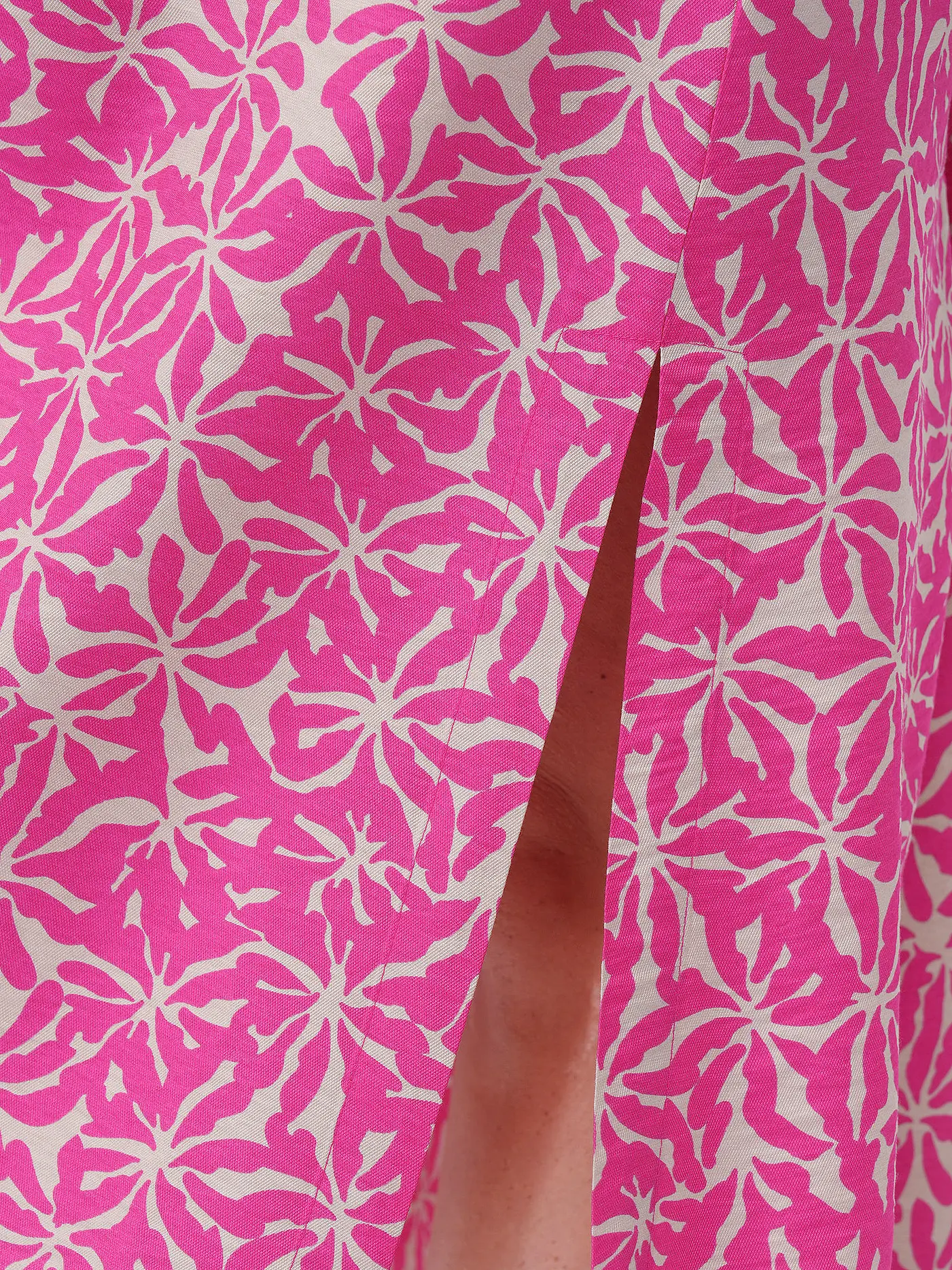 LIEBLINGSSTÜCK | Midikleid RUBAYL | pink