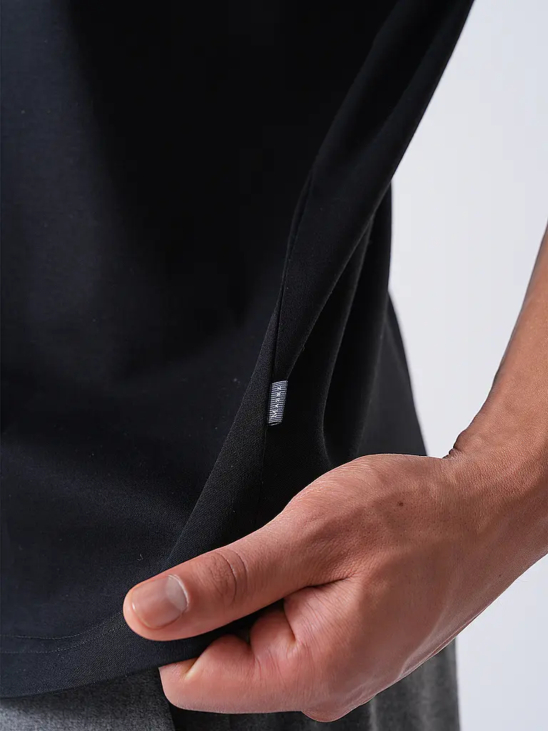 MAERZ | T-Shirt  | Schwarz