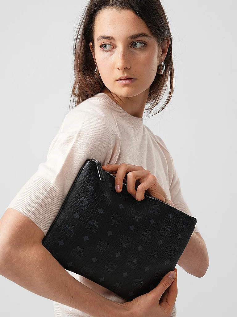 MCM Nombre del producto: Neceser AREN IN VISETOS negro