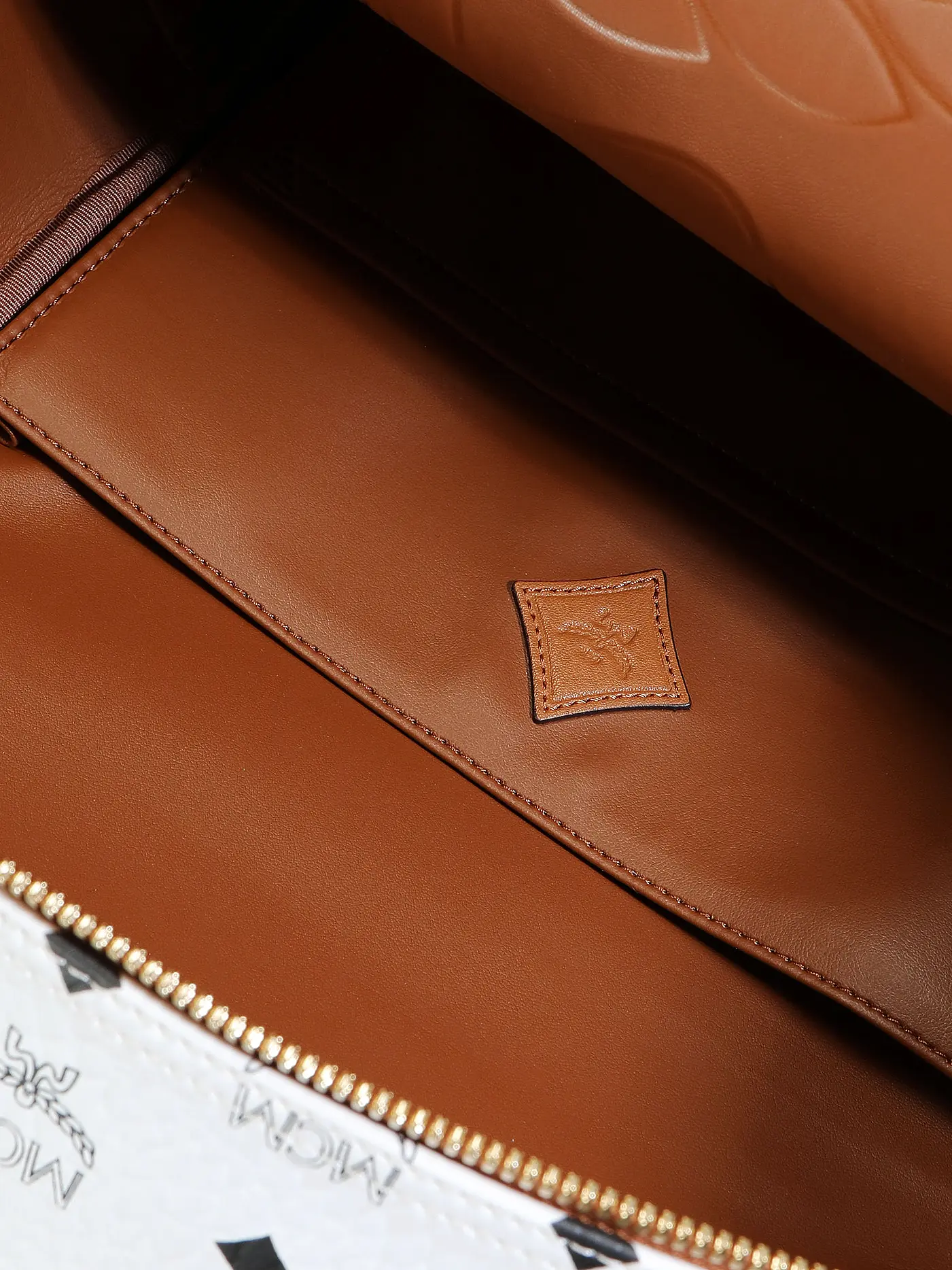 MCM | Rucksack STARK MEGA LAUREL  | weiss