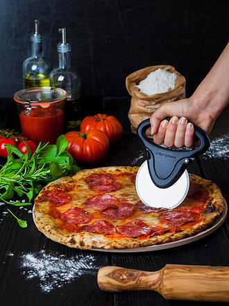 MICROPLANE | Pizza Schneider Schwarz 