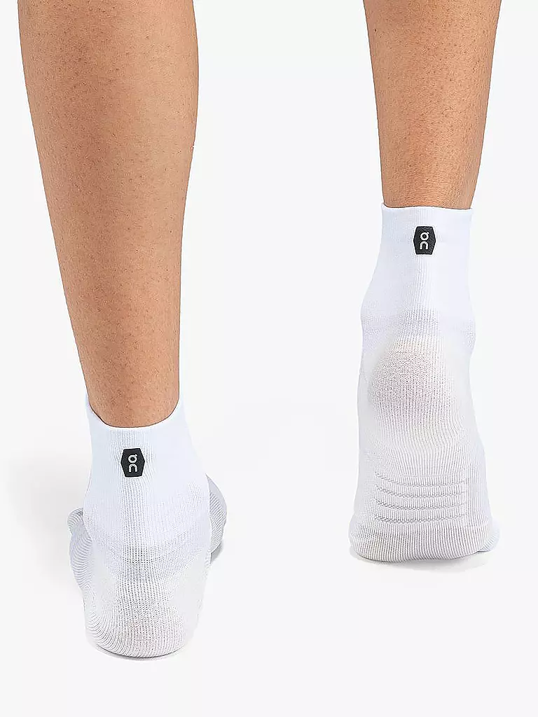 ON | Socken PERFORMANCE MID SOCK white ivory | weiss