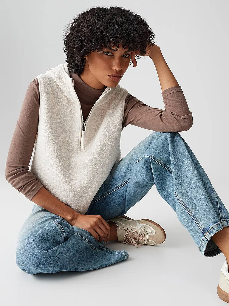 OPUS | Cape - Poncho AKAPU |